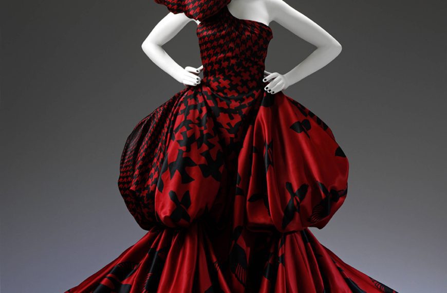 Alexander McQueens Most ICONIC Fashion Looks