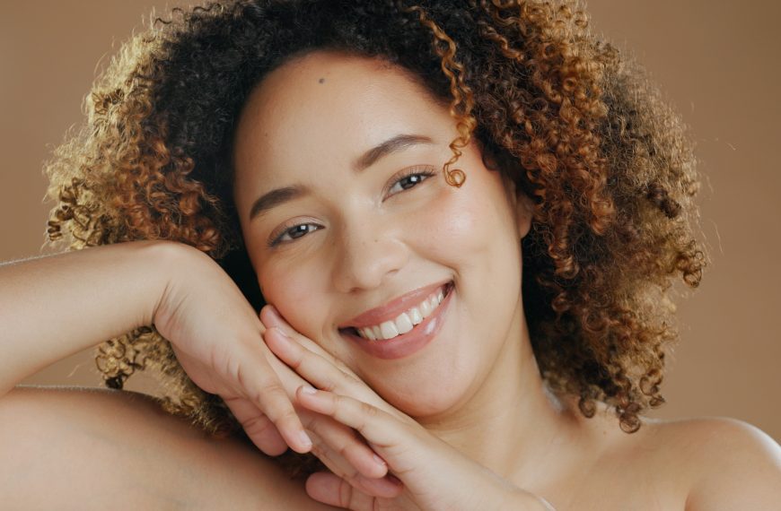 The Connection Between Gut Health and Clear Skin: A Natural Approach